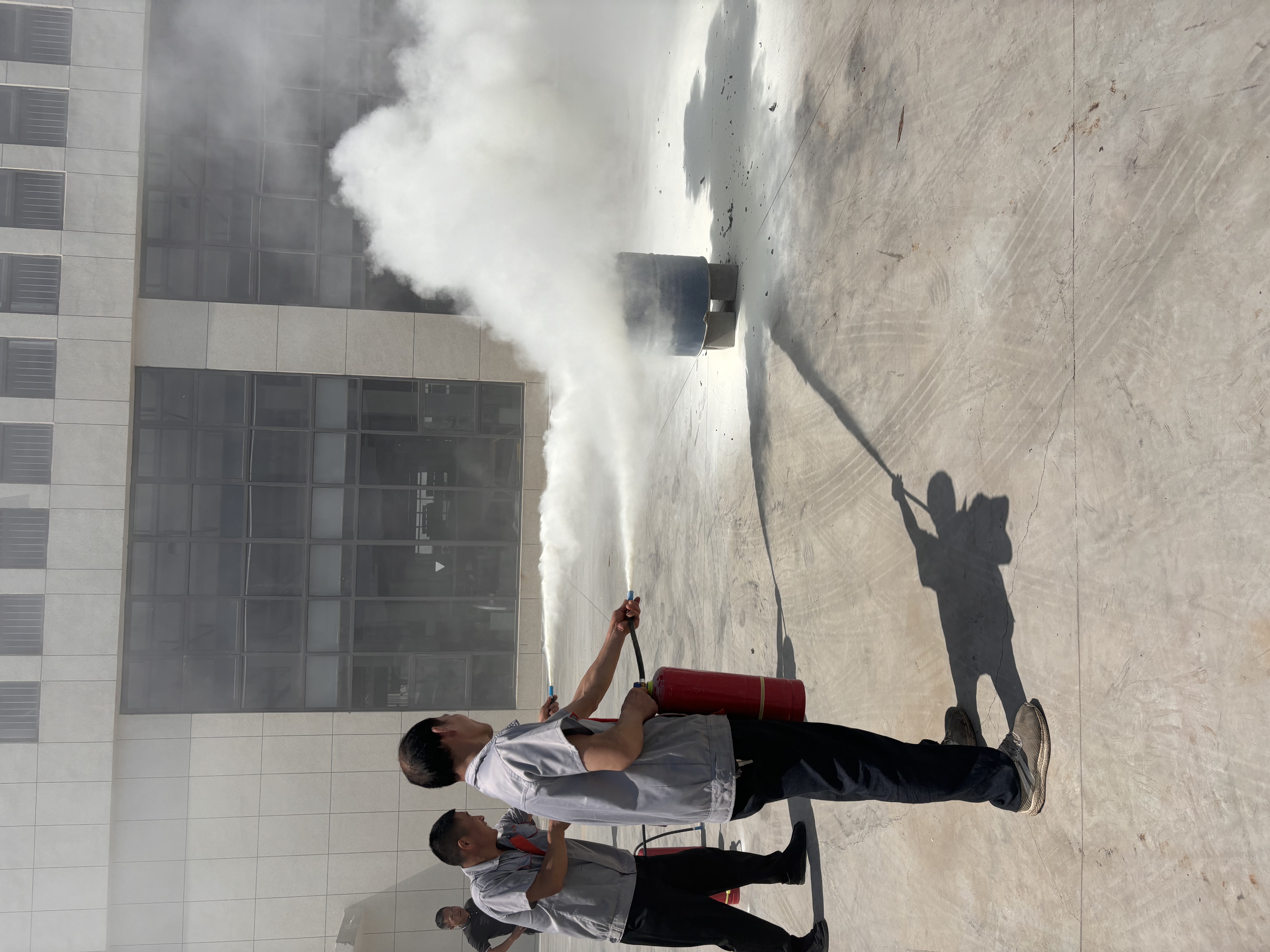 無(wú)錫太行木業(yè):以練筑防,安全先行 —— 成功舉辦全員消防安全實(shí)戰(zhàn)演練